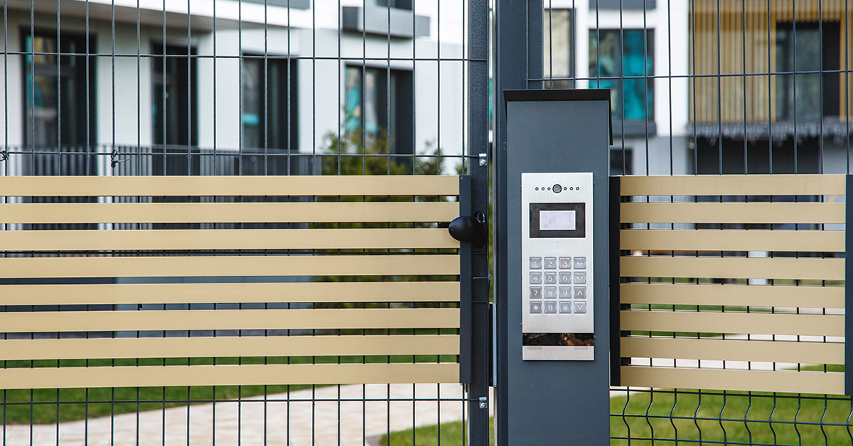 Inadequate security at an apartment building in Massachusetts with unsecured entrance
